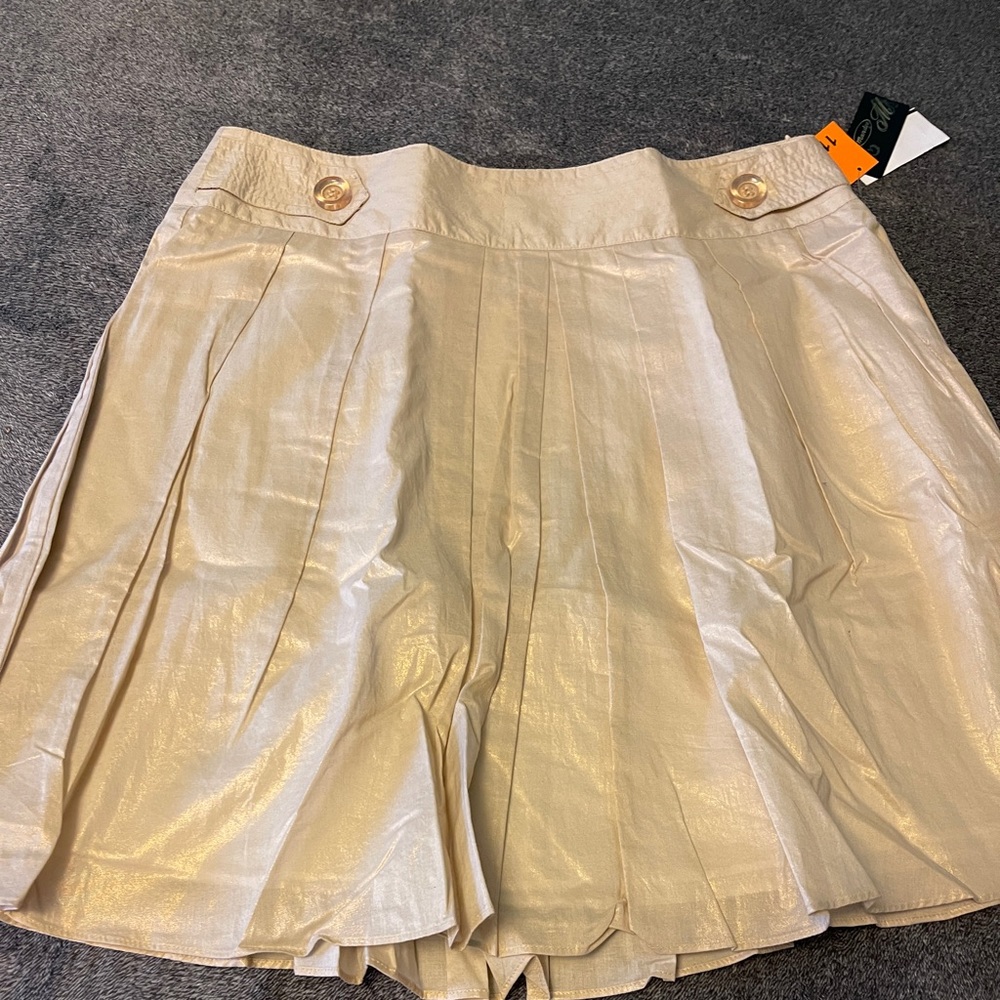 Mandee Y2K metallic gold, pleated skirt